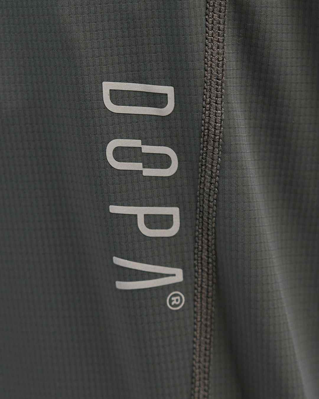 Logo DOPA refletivo