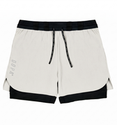 Shorts Dual Run Gelo - frente